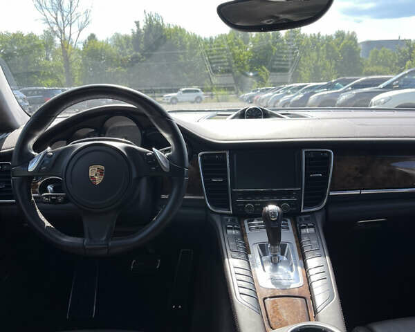 Серый Порше Панамера, объемом двигателя 3 л и пробегом 92 тыс. км за 33000 $, фото 8 на Automoto.ua