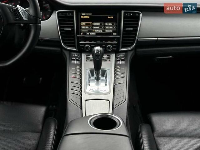 Порше Панамера 2013 в Виннице на Automoto.ua Серый Порше Панамера, объемом двигателя 3.6 л и пробегом 225 тыс. км за 29690 $, фото 26 на Automoto.ua
