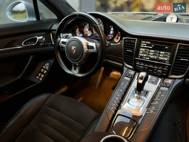 Серый Порше Панамера, объемом двигателя 4.8 л и пробегом 113 тыс. км за 30000 $, фото 21 на Automoto.ua