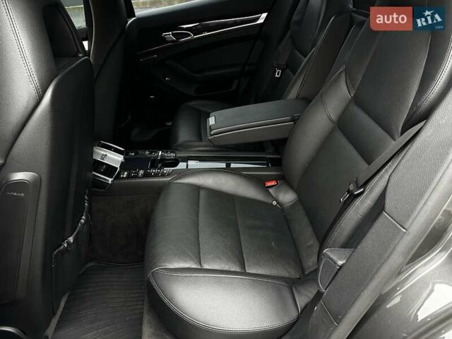 Сірий Порше Panamera, об'ємом двигуна 3 л та пробігом 192 тис. км за 22999 $, фото 43 на Automoto.ua