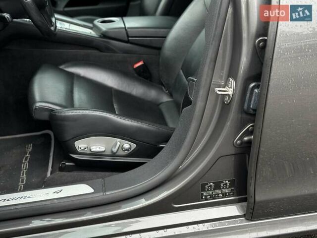Порше Панамера 2013 в Виннице на Automoto.ua Серый Порше Панамера, объемом двигателя 3.6 л и пробегом 225 тыс. км за 29690 $, фото 37 на Automoto.ua