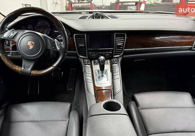 Порше Панамера 2013 в Киеве на Automoto.ua Серый Порше Панамера, объемом двигателя 3.6 л и пробегом 112 тыс. км за 27500 $, фото 6 на Automoto.ua