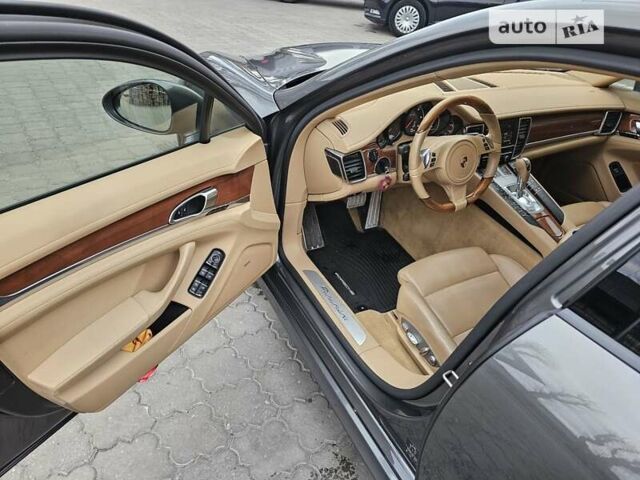 Сірий Порше Panamera, об'ємом двигуна 2.97 л та пробігом 190 тис. км за 55000 $, фото 1 на Automoto.ua