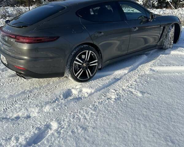 Порше Панамера 2013 в Буче на Automoto.ua Серый Порше Панамера, объемом двигателя 3 л и пробегом 140 тыс. км за 45000 $, фото 7 на Automoto.ua