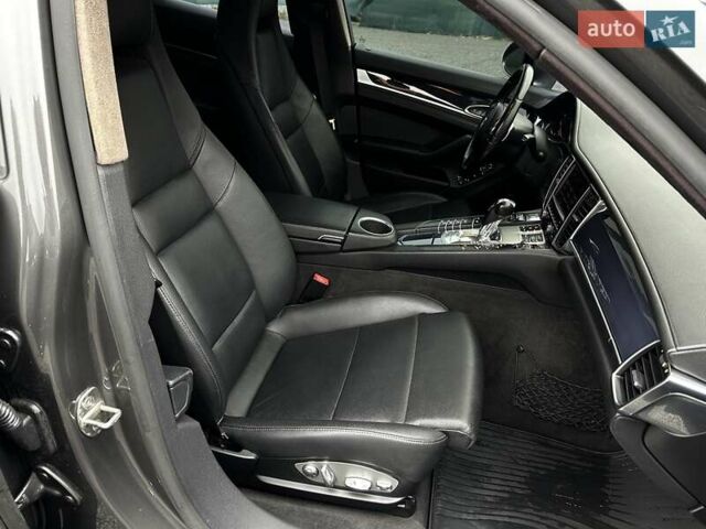 Сірий Порше Panamera, об'ємом двигуна 3 л та пробігом 192 тис. км за 22999 $, фото 50 на Automoto.ua