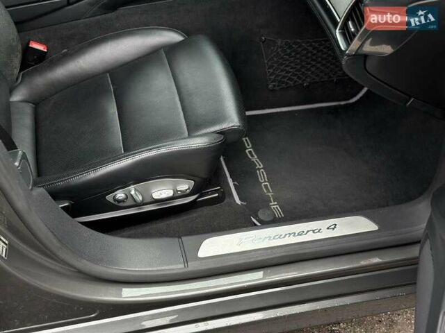 Порше Панамера 2013 в Виннице на Automoto.ua Серый Порше Панамера, объемом двигателя 3.6 л и пробегом 225 тыс. км за 29690 $, фото 30 на Automoto.ua