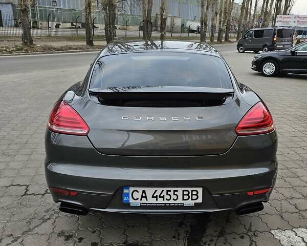 Сірий Порше Panamera, об'ємом двигуна 2.97 л та пробігом 190 тис. км за 55000 $, фото 17 на Automoto.ua