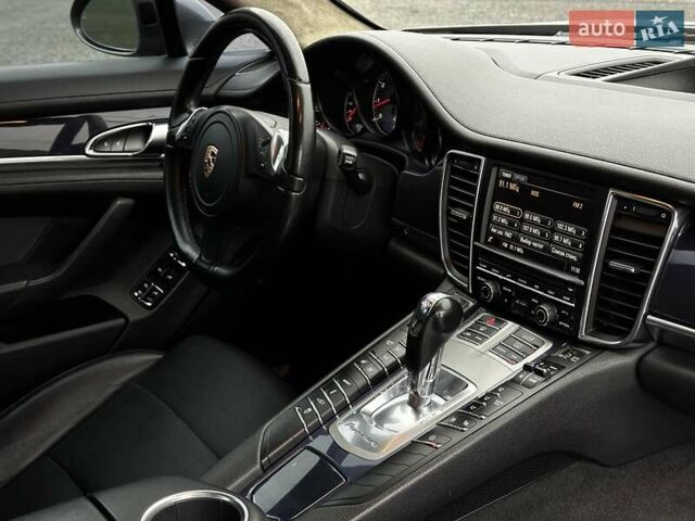Сірий Порше Panamera, об'ємом двигуна 3 л та пробігом 192 тис. км за 22999 $, фото 48 на Automoto.ua