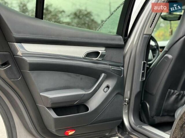 Порше Панамера 2013 в Виннице на Automoto.ua Серый Порше Панамера, объемом двигателя 3.6 л и пробегом 225 тыс. км за 29690 $, фото 18 на Automoto.ua