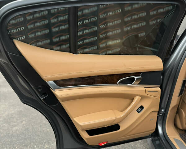 Сірий Порше Panamera, об'ємом двигуна 3 л та пробігом 128 тис. км за 29900 $, фото 18 на Automoto.ua