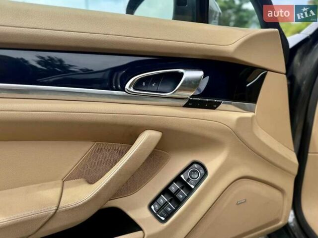 Сірий Порше Panamera, об'ємом двигуна 3 л та пробігом 98 тис. км за 18900 $, фото 9 на Automoto.ua
