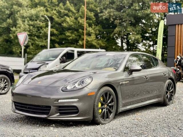 Сірий Порше Panamera, об'ємом двигуна 3 л та пробігом 98 тис. км за 18900 $, фото 2 на Automoto.ua