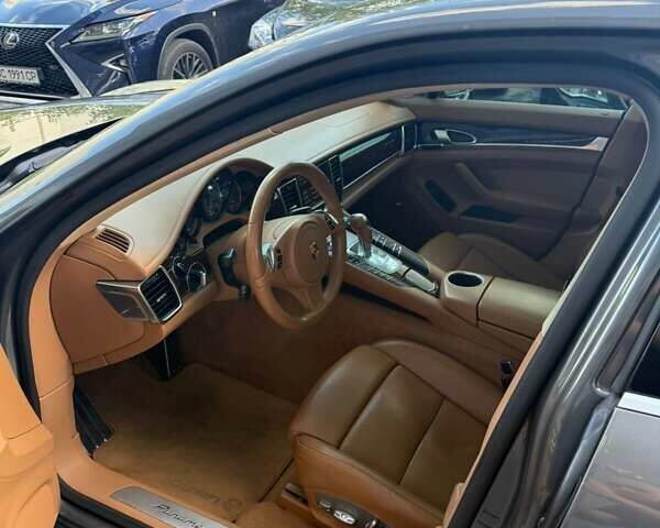 Серый Порше Панамера, объемом двигателя 3 л и пробегом 180 тыс. км за 22000 $, фото 5 на Automoto.ua