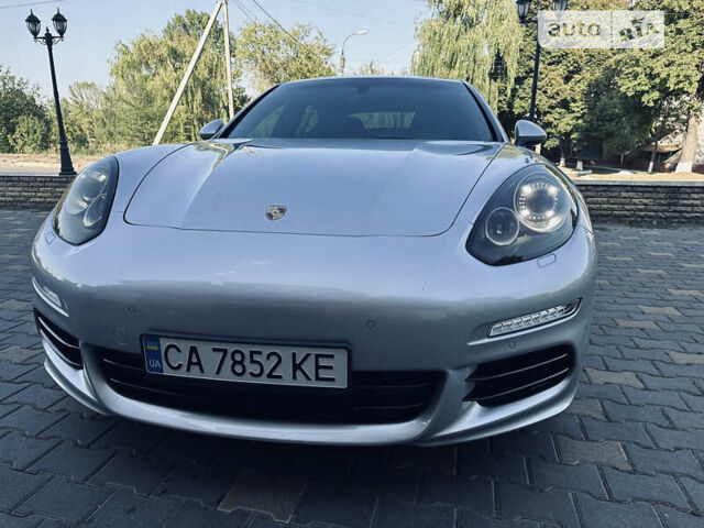 Серый Порше Панамера, объемом двигателя 3 л и пробегом 128 тыс. км за 29000 $, фото 3 на Automoto.ua