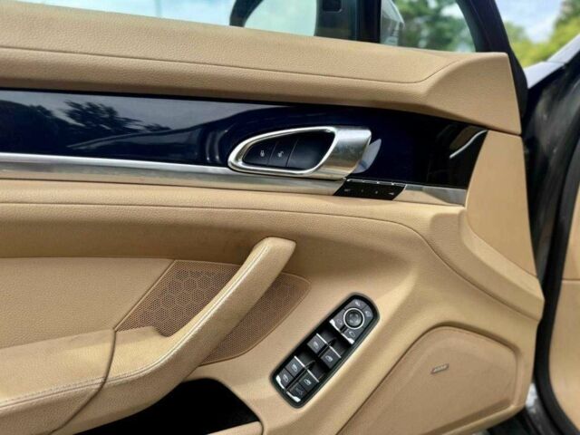 Сірий Порше Panamera, об'ємом двигуна 3 л та пробігом 98 тис. км за 19300 $, фото 8 на Automoto.ua