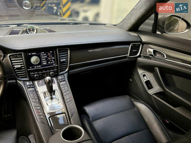 Серый Порше Панамера, объемом двигателя 3 л и пробегом 152 тыс. км за 27000 $, фото 22 на Automoto.ua