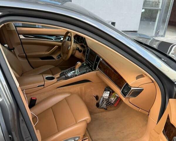 Серый Порше Панамера, объемом двигателя 3 л и пробегом 180 тыс. км за 22000 $, фото 7 на Automoto.ua