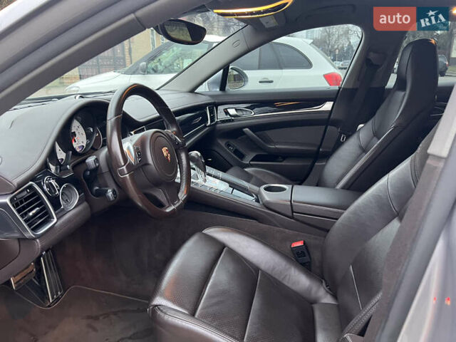 Сірий Порше Panamera, об'ємом двигуна 3 л та пробігом 88 тис. км за 28000 $, фото 14 на Automoto.ua
