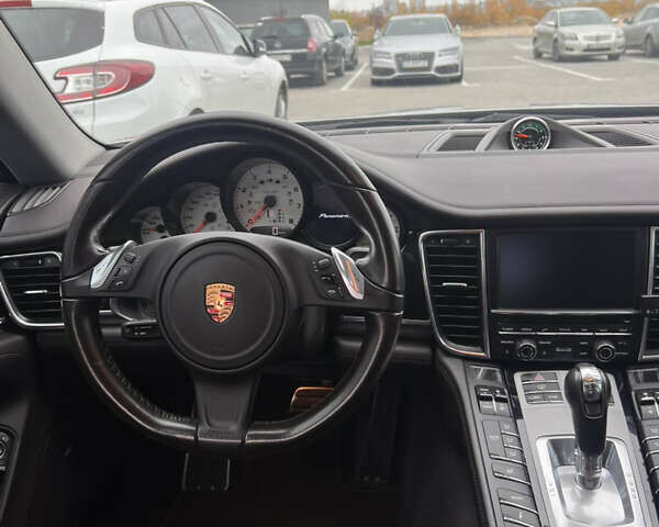 Серый Порше Панамера, объемом двигателя 3 л и пробегом 93 тыс. км за 27000 $, фото 12 на Automoto.ua