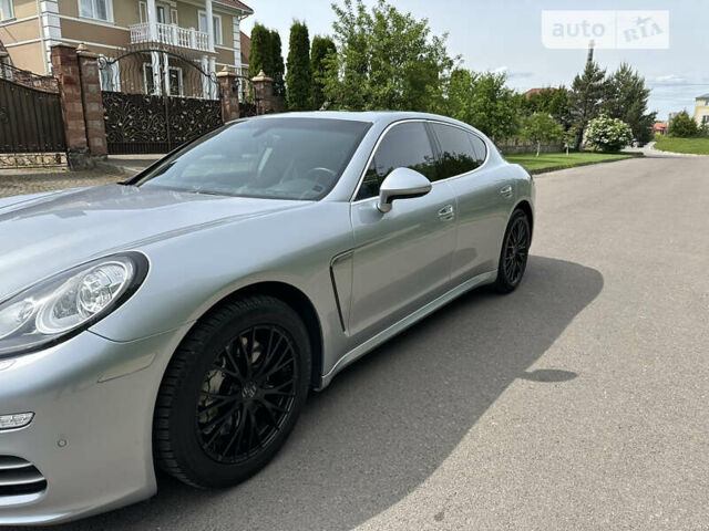 Сірий Порше Panamera, об'ємом двигуна 3 л та пробігом 106 тис. км за 40000 $, фото 15 на Automoto.ua