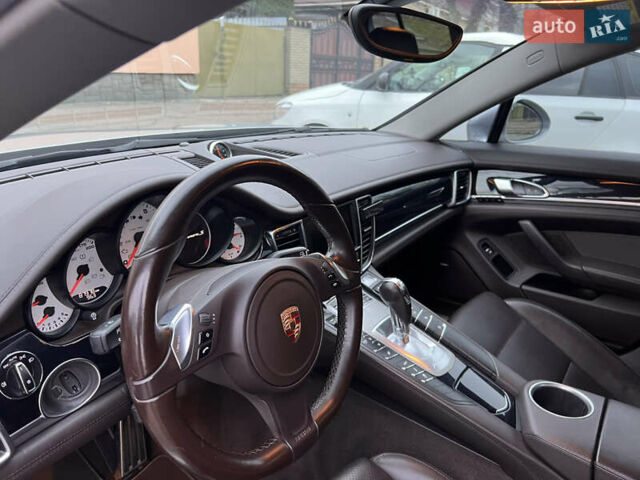 Сірий Порше Panamera, об'ємом двигуна 3 л та пробігом 88 тис. км за 28000 $, фото 10 на Automoto.ua