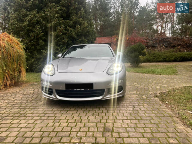 Серый Порше Панамера, объемом двигателя 3 л и пробегом 93 тыс. км за 27000 $, фото 3 на Automoto.ua