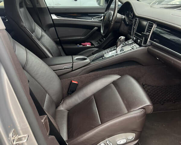 Серый Порше Панамера, объемом двигателя 3 л и пробегом 93 тыс. км за 27000 $, фото 14 на Automoto.ua