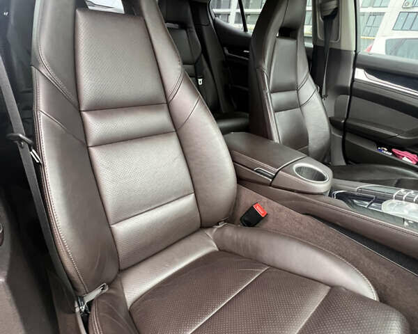 Серый Порше Панамера, объемом двигателя 3 л и пробегом 93 тыс. км за 27000 $, фото 13 на Automoto.ua