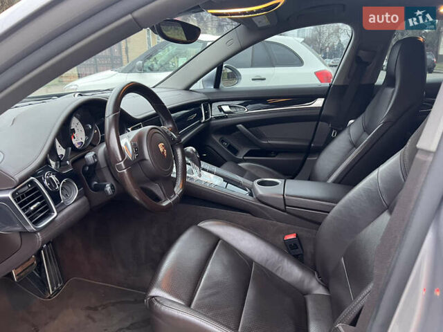 Сірий Порше Panamera, об'ємом двигуна 3 л та пробігом 88 тис. км за 28000 $, фото 15 на Automoto.ua