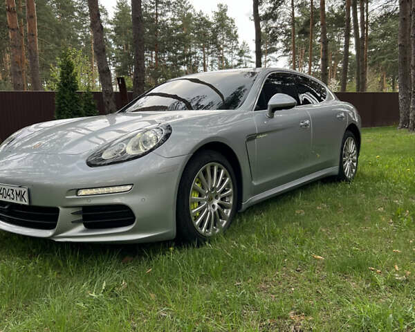 Сірий Порше Panamera, об'ємом двигуна 3 л та пробігом 195 тис. км за 39500 $, фото 1 на Automoto.ua