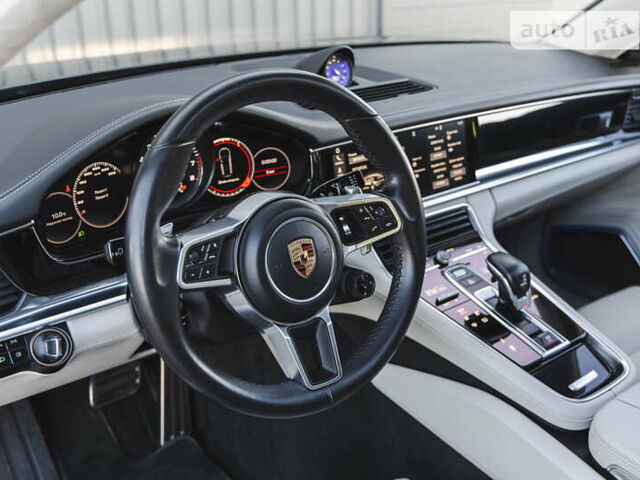 Сірий Порше Panamera, об'ємом двигуна 4 л та пробігом 89 тис. км за 84900 $, фото 30 на Automoto.ua