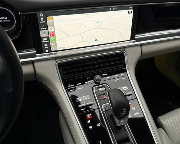 Сірий Порше Panamera, об'ємом двигуна 4 л та пробігом 70 тис. км за 69000 $, фото 13 на Automoto.ua