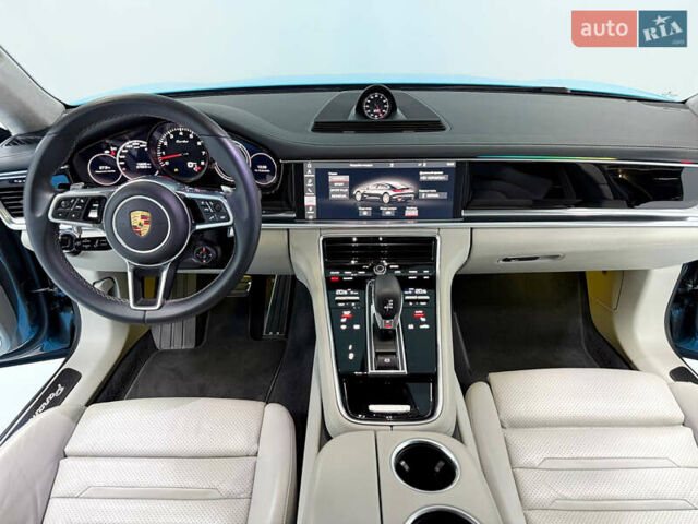 Сірий Порше Panamera, об'ємом двигуна 4 л та пробігом 70 тис. км за 69000 $, фото 19 на Automoto.ua