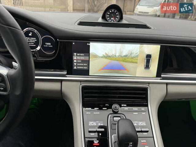 Сірий Порше Panamera, об'ємом двигуна 4 л та пробігом 70 тис. км за 69000 $, фото 12 на Automoto.ua