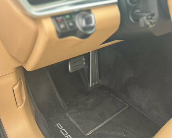 Серый Порше Панамера, объемом двигателя 2.89 л и пробегом 114 тыс. км за 49850 $, фото 31 на Automoto.ua