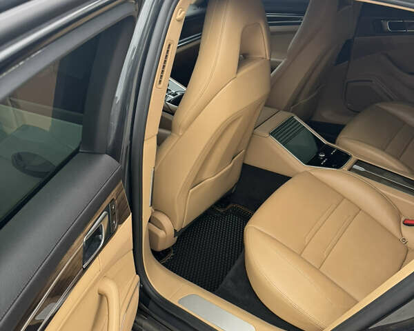 Порше Panamera 2017 у Києві на Automoto.ua Сірий Порше Panamera, об'ємом двигуна 2.89 л та пробігом 120 тис. км за 59500 $, фото 10 на Automoto.ua