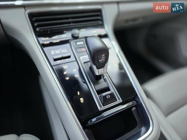 Серый Порше Панамера, объемом двигателя 2.89 л и пробегом 135 тыс. км за 47000 $, фото 10 на Automoto.ua