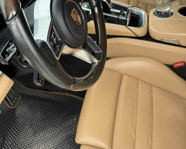 Порше Panamera 2017 у Києві на Automoto.ua Сірий Порше Panamera, об'ємом двигуна 2.89 л та пробігом 120 тис. км за 59500 $, фото 15 на Automoto.ua