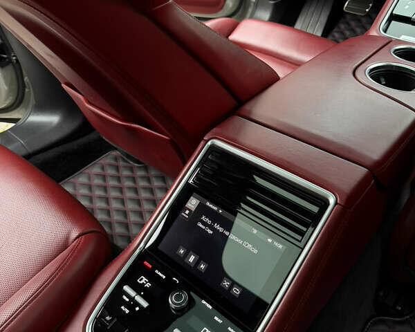 Серый Порше Панамера, объемом двигателя 2.9 л и пробегом 72 тыс. км за 68000 $, фото 23 на Automoto.ua