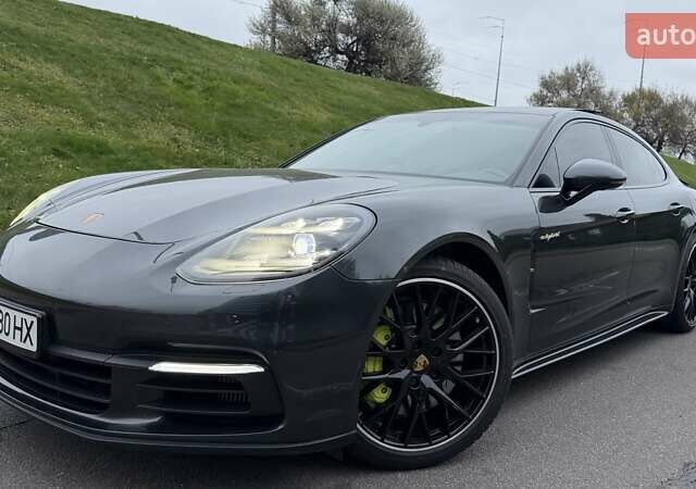 Серый Порше Панамера, объемом двигателя 2.89 л и пробегом 67 тыс. км за 65000 $, фото 3 на Automoto.ua