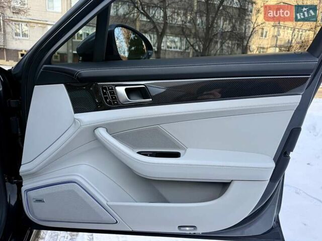 Сірий Порше Panamera, об'ємом двигуна 2.89 л та пробігом 67 тис. км за 54900 $, фото 66 на Automoto.ua