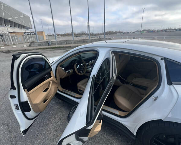 Серый Порше Панамера, объемом двигателя 2.89 л и пробегом 114 тыс. км за 49850 $, фото 8 на Automoto.ua