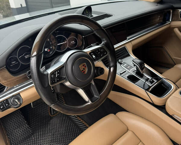 Порше Panamera 2017 у Києві на Automoto.ua Сірий Порше Panamera, об'ємом двигуна 2.89 л та пробігом 120 тис. км за 59500 $, фото 14 на Automoto.ua