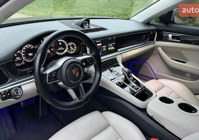 Серый Порше Панамера, объемом двигателя 2.89 л и пробегом 67 тыс. км за 65000 $, фото 11 на Automoto.ua