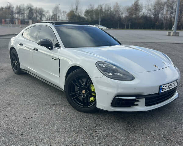 Серый Порше Панамера, объемом двигателя 2.89 л и пробегом 114 тыс. км за 49850 $, фото 19 на Automoto.ua