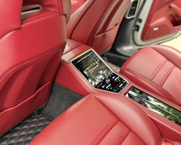 Серый Порше Панамера, объемом двигателя 2.9 л и пробегом 72 тыс. км за 68000 $, фото 27 на Automoto.ua