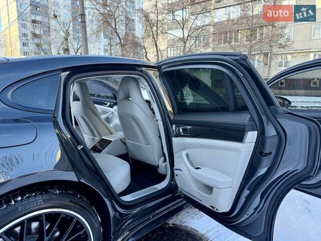 Сірий Порше Panamera, об'ємом двигуна 2.89 л та пробігом 67 тис. км за 54900 $, фото 42 на Automoto.ua