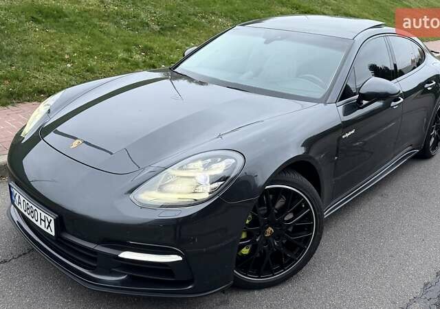 Серый Порше Панамера, объемом двигателя 2.89 л и пробегом 67 тыс. км за 65000 $, фото 2 на Automoto.ua