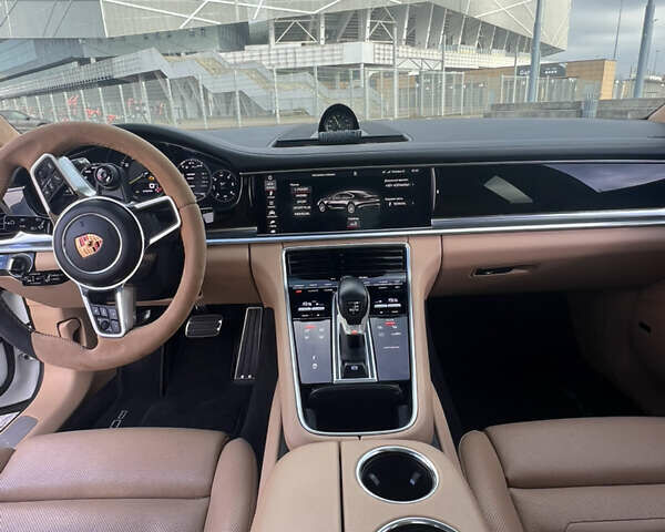 Серый Порше Панамера, объемом двигателя 2.89 л и пробегом 114 тыс. км за 49850 $, фото 4 на Automoto.ua