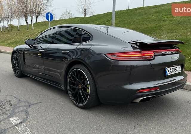 Серый Порше Панамера, объемом двигателя 2.89 л и пробегом 67 тыс. км за 65000 $, фото 1 на Automoto.ua